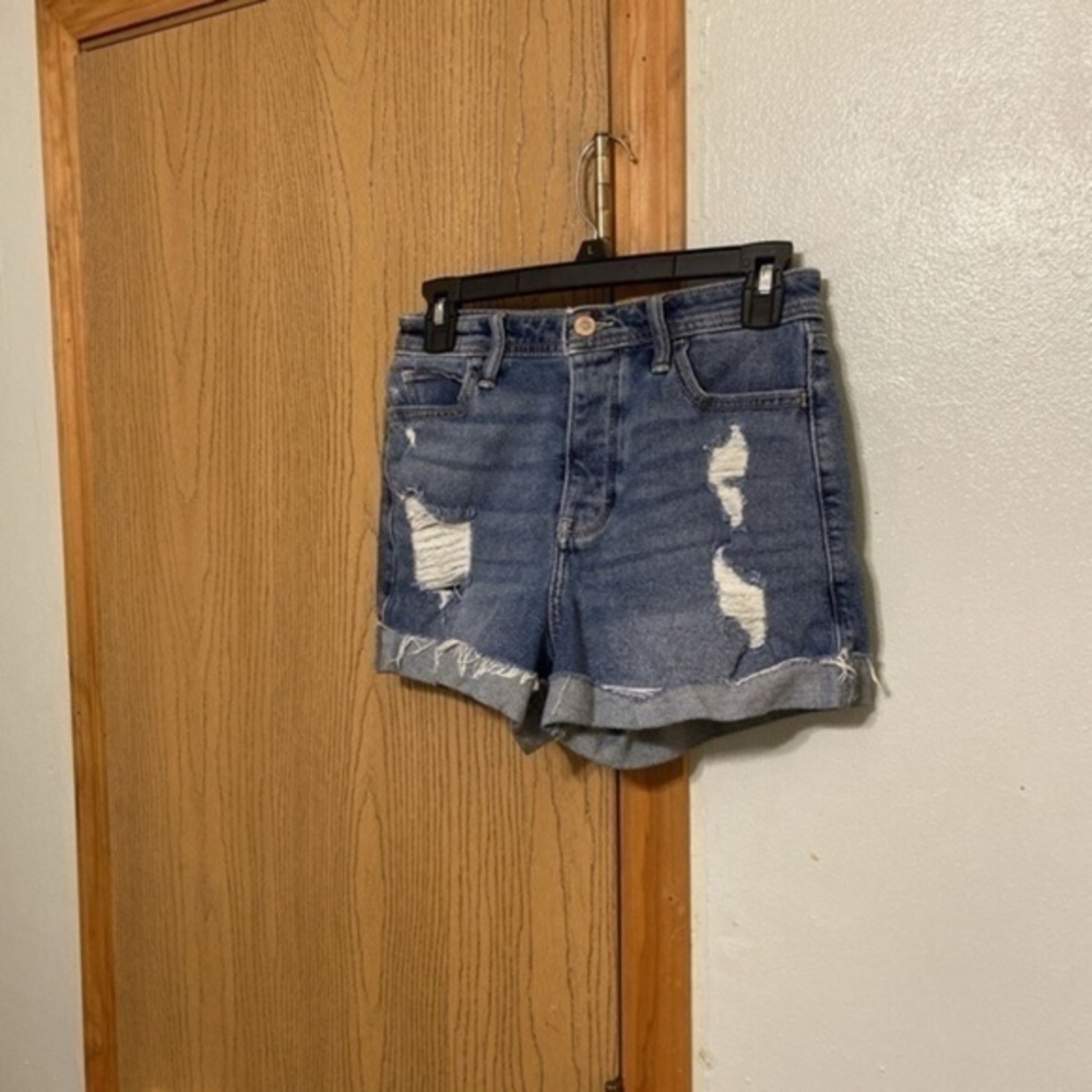 Hollister "Ultra High-Rise Mom Short" Size 1 Distressed Button-Fly Jean Shorts